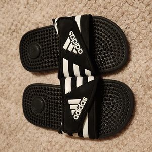 Adidas adjustable slides